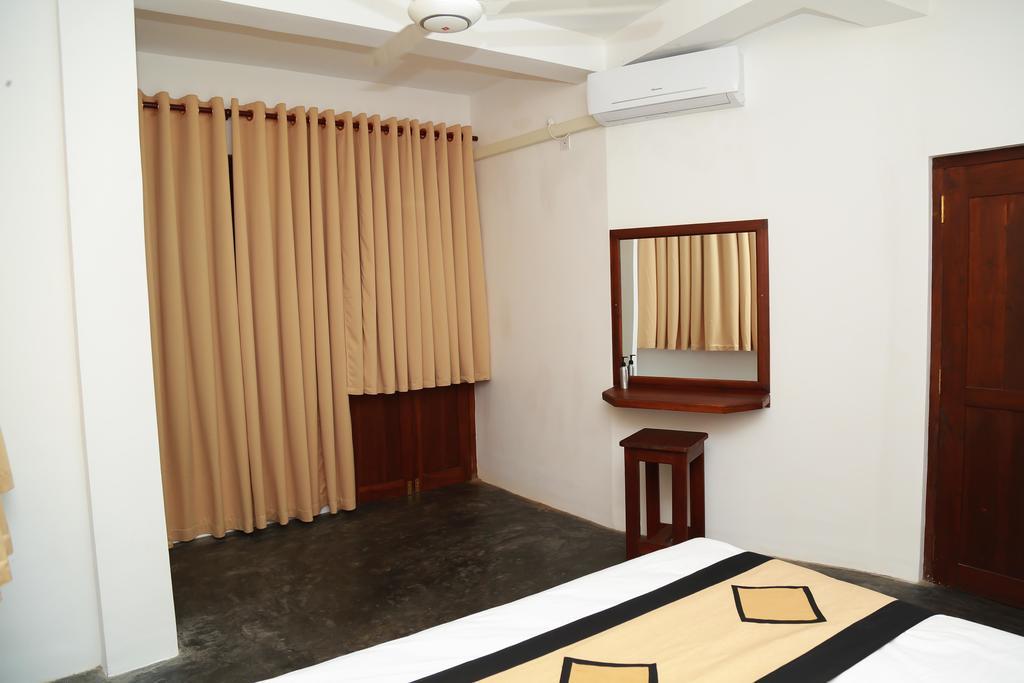 Four Season Guest House Tangalle Exterior photo