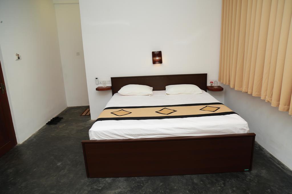 Four Season Guest House Tangalle Exterior photo