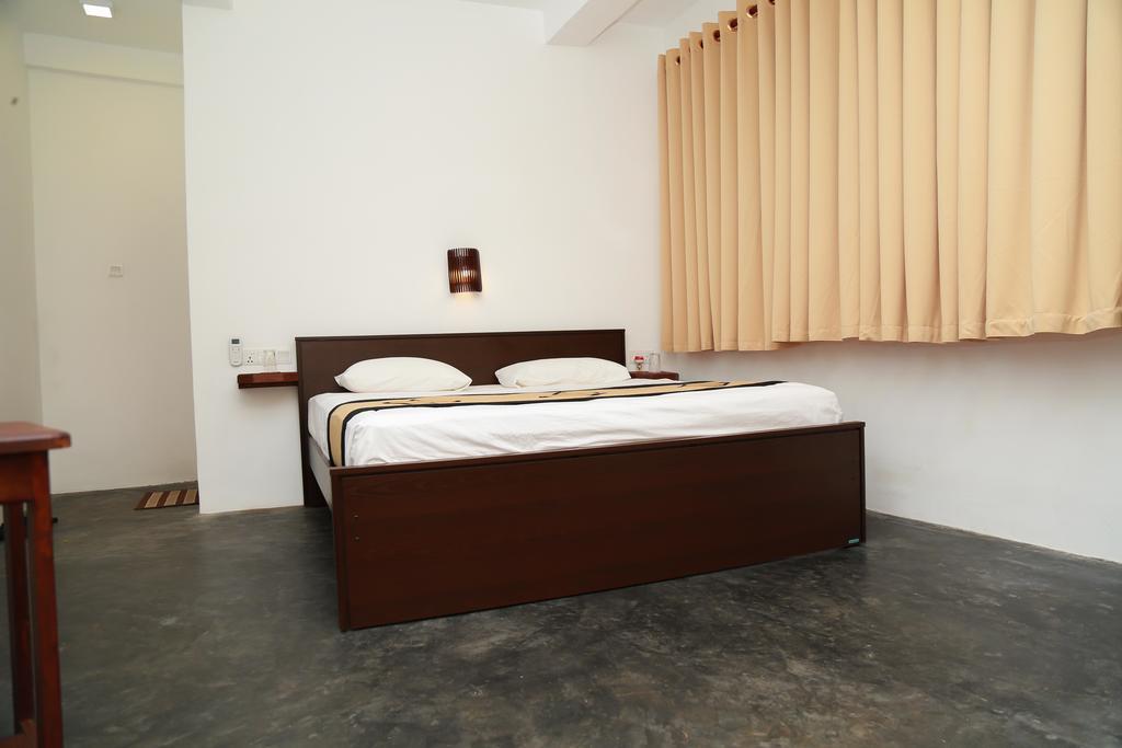Four Season Guest House Tangalle Exterior photo