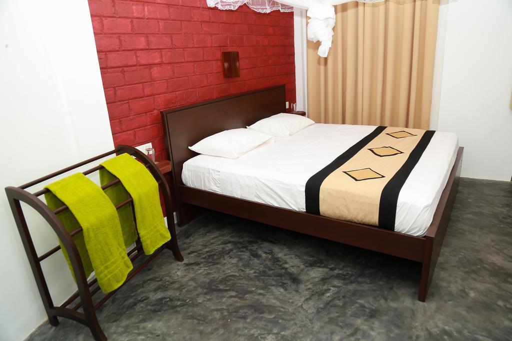 Four Season Guest House Tangalle Exterior photo