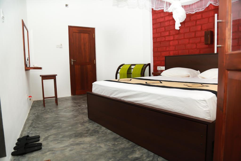 Four Season Guest House Tangalle Exterior photo