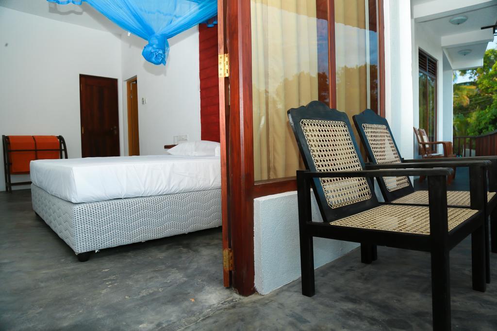 Four Season Guest House Tangalle Exterior photo